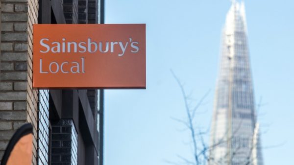 Sainsbury’s has opened its doors to its new Wapping London Dock local branch.