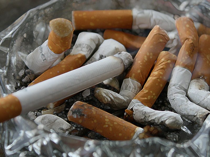 MPs urge govt to raise legal age for tobacco to 21