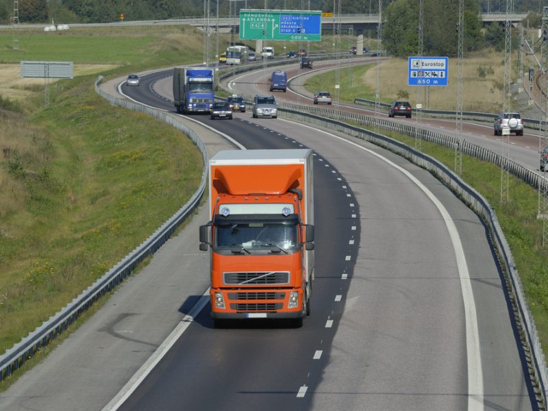 Government pledges support for struggling HGV sector