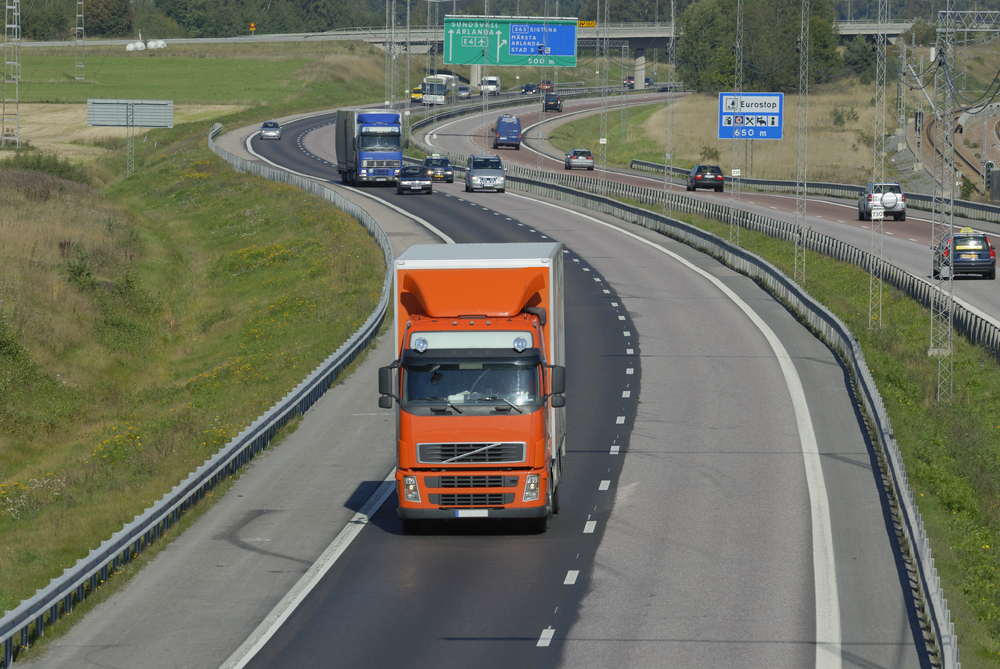 Government pledges support for struggling HGV sector