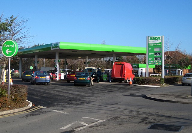 Usdaw calls for action over forecourt attacks