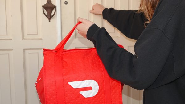 Delivery giant DoorDash to offer on-demand alcohol