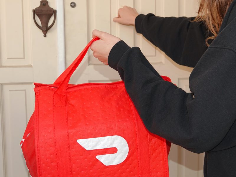 Delivery giant DoorDash to offer on-demand alcohol