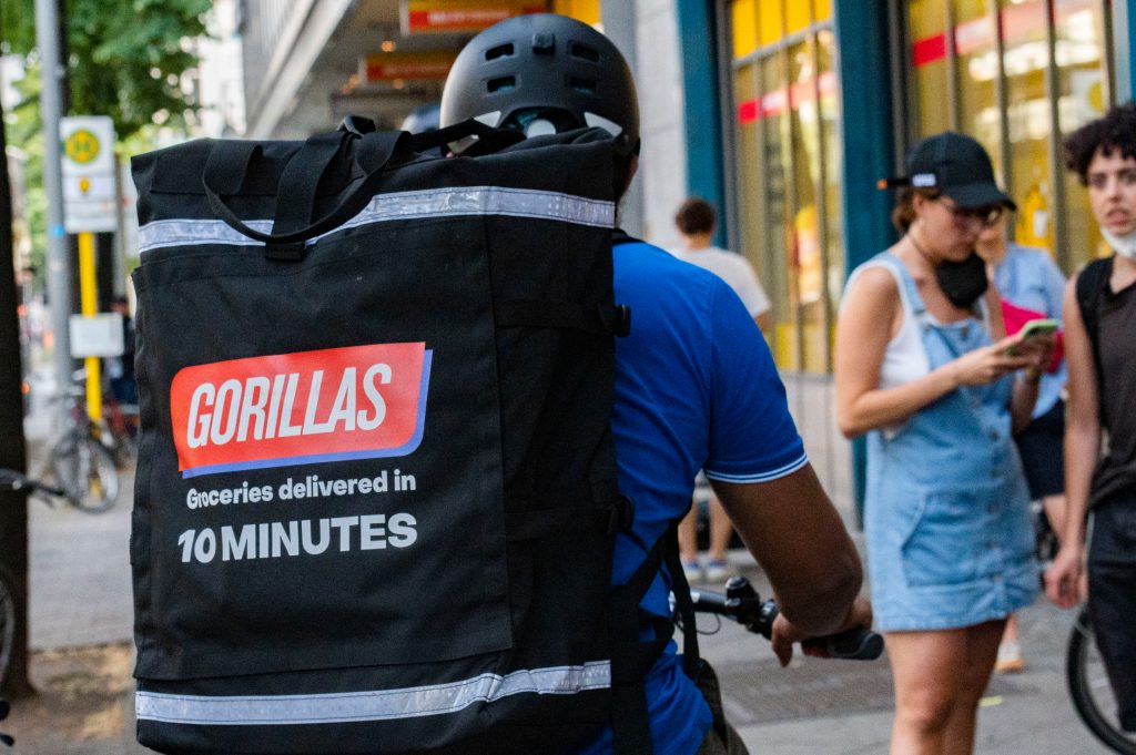 Gorillas has raised almost $1 billion in its series C round of funding, the highest amount for a non-listed grocery delivery business in Europe.  