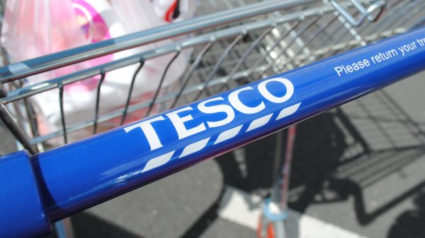 Ex-Tesco boss Dave Lewis to advise govt on supply chain crisis