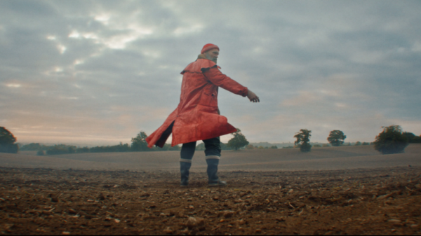 Morrisons has launched its new Christmas campaign, featuring “Farmer Christmas” in the starring role. 