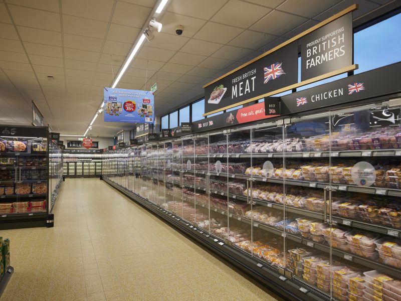 Aldi has announced it is trialling the removal of all plastic trays from its whole fresh chickens nationwide, in a bid to further reduce unnecessary plastic.
