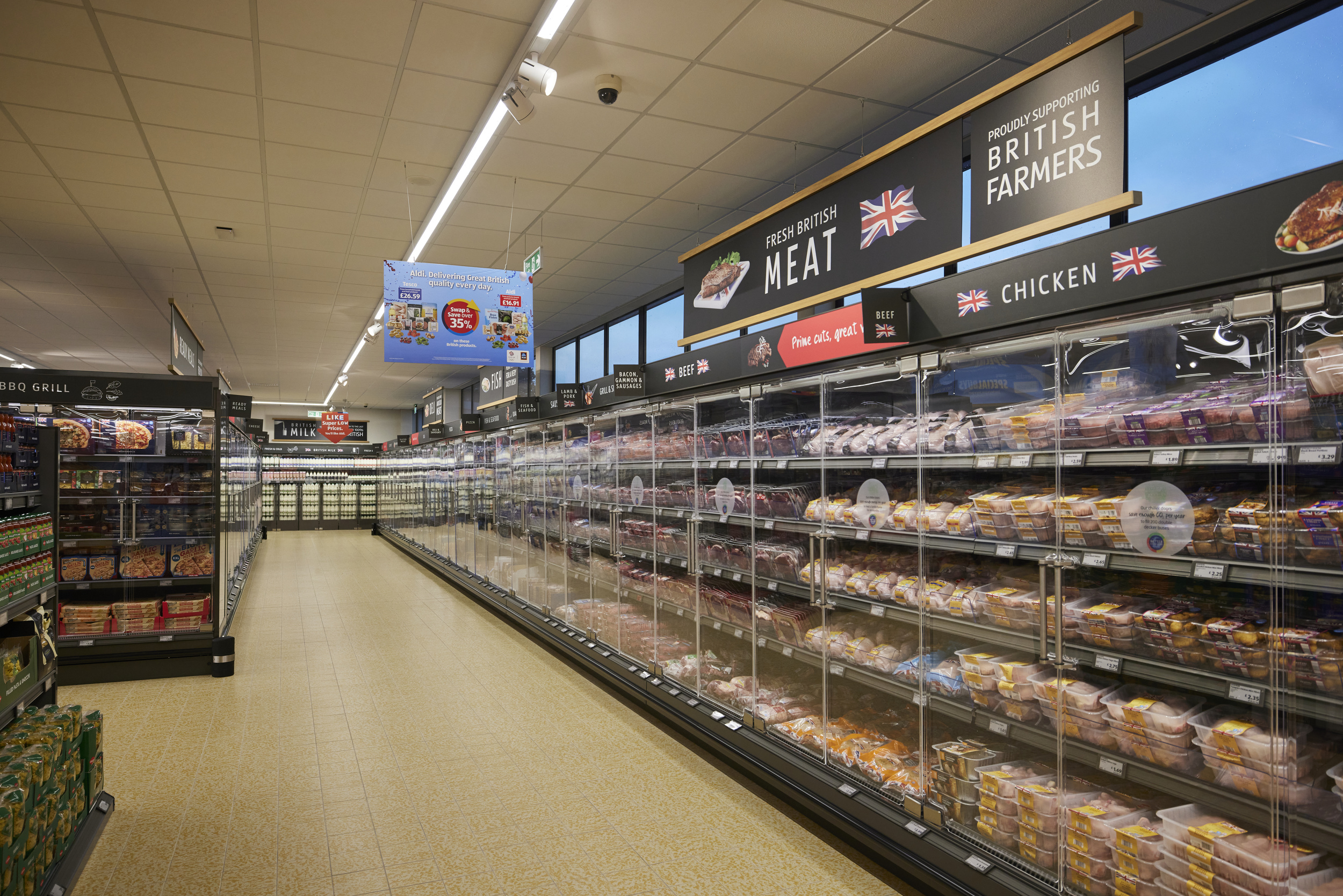 Aldi has announced it is trialling the removal of all plastic trays from its whole fresh chickens nationwide, in a bid to further reduce unnecessary plastic.