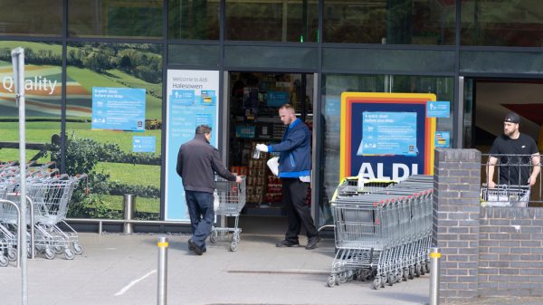 Aldi has extended its store opening hours for the festive period.