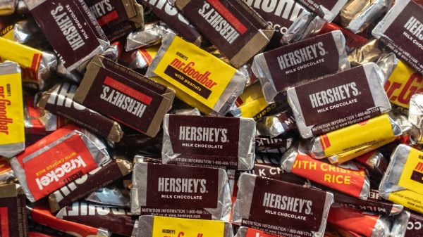 Iceland has unveiled its partnership with The Hershey Company to launch a range of frozen desserts for the festive season.