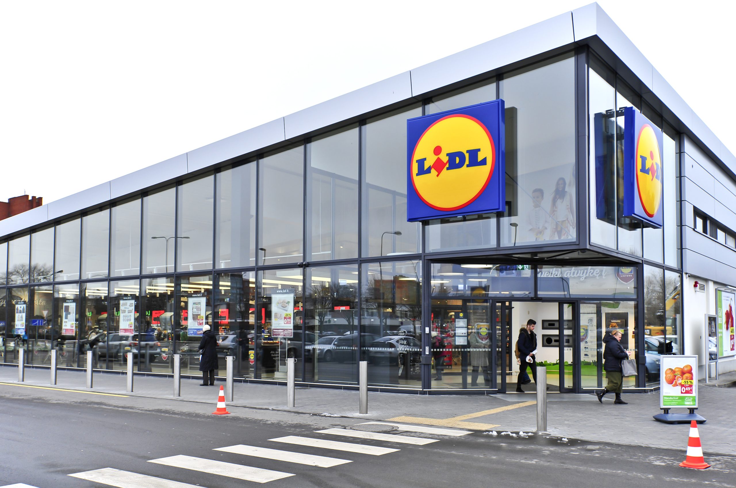 Lidl overtakes Co-op to become UK's 6th largest supermarket