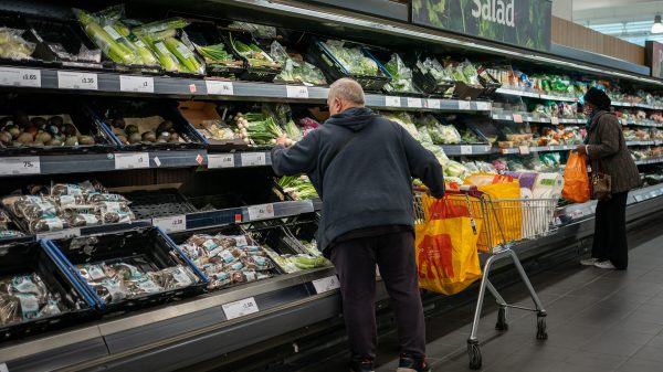 Customers limit food spending