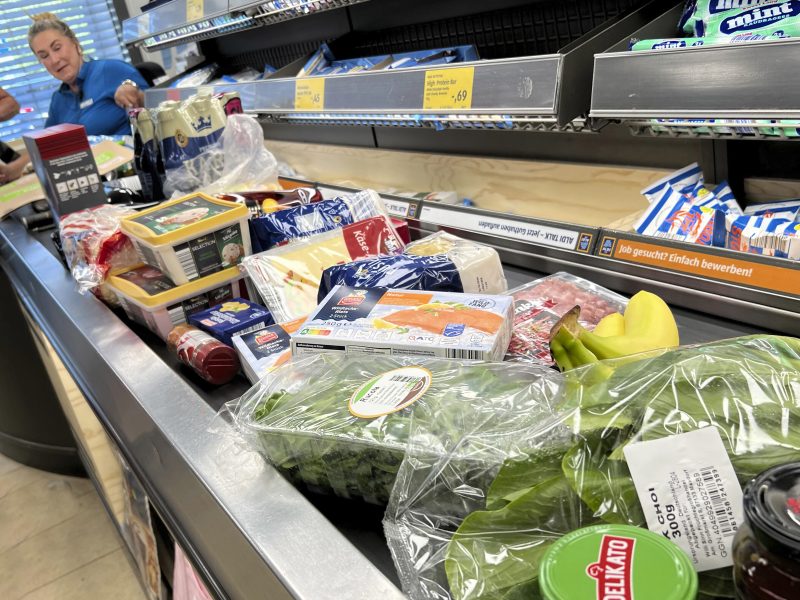 Supermarket checkout