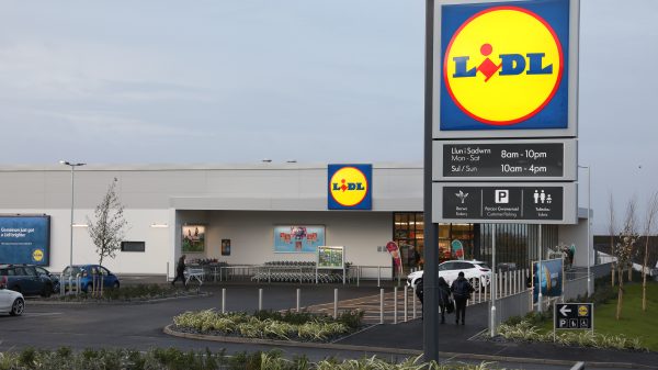 Lidl has become the first supermarket to achieve the prestigious Cynnig Cymraeg certification from the Welsh Language Commissioner.