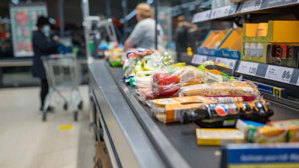 Food sales at supermarket checkout