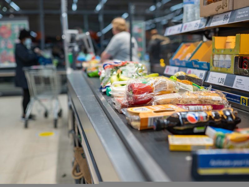 Food sales at supermarket checkout