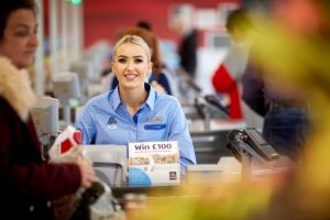 Aldi is maintaining its position as the UK’s highest paying supermarket by boosting its starting pay for store assistants to a minimum of £11.40 per hour nationally, and £12.85 within the M25.