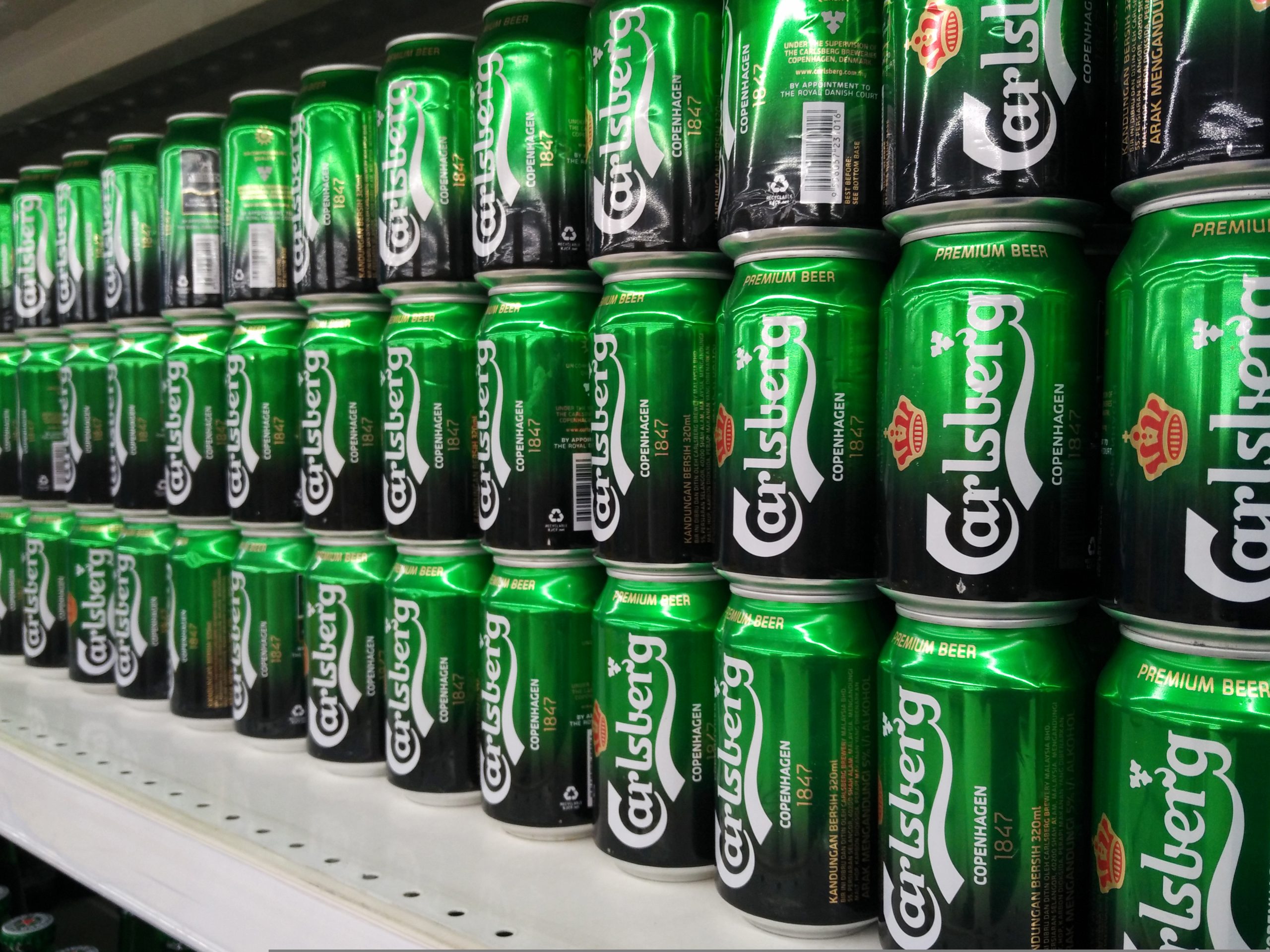 Carlsberg has appointed the current head of services provider at ISS Hospitality as its new chief executive.