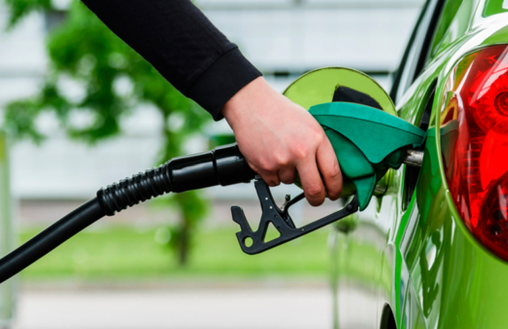 Asda first supermarket to display daily fuel prices online