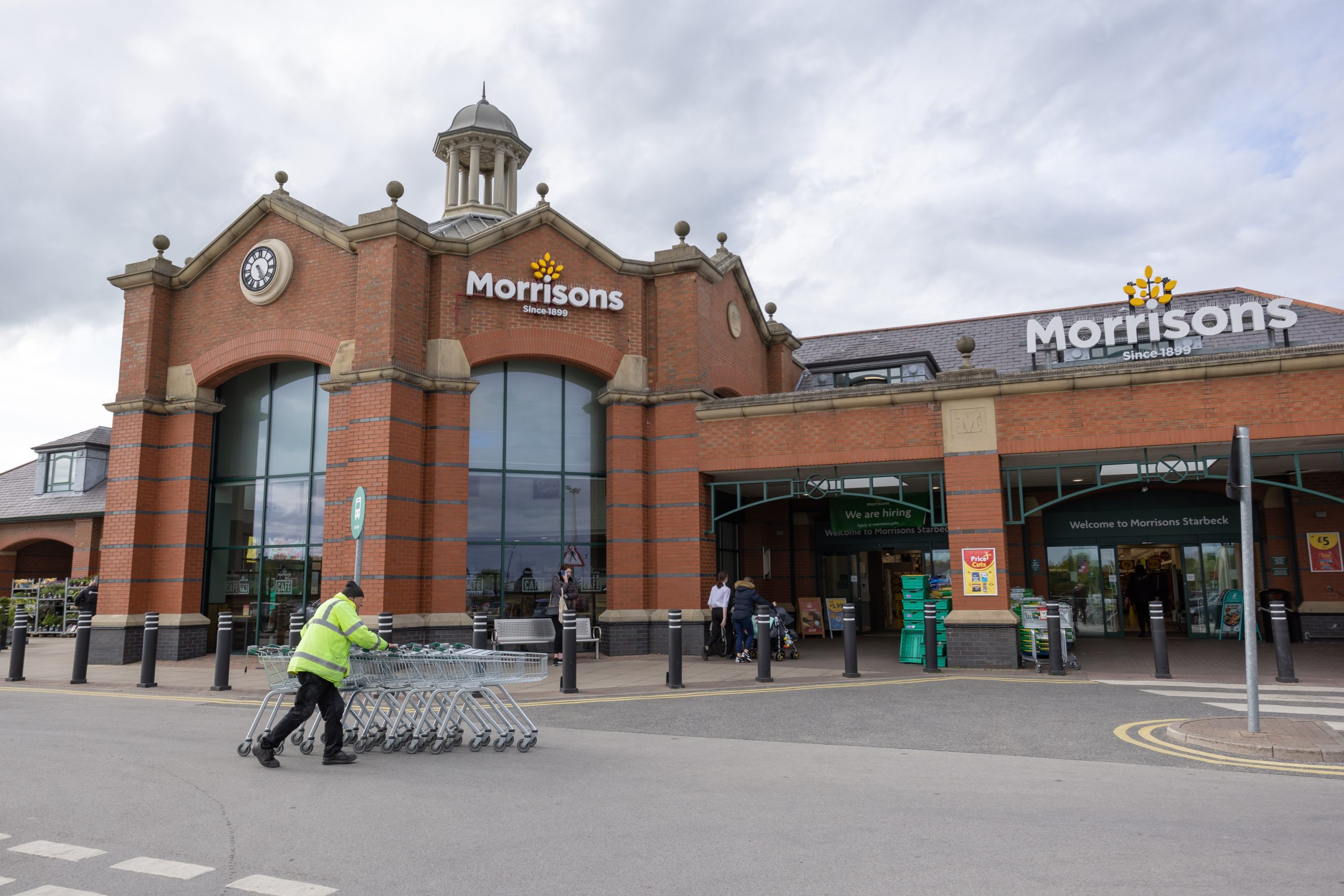 Retail trade union Usdaw has said it is "angry and disappointed" by Morrisons refusal to accept any counter proposals to its pension scheme reform, depicting her Morrisons store with a worker in the front