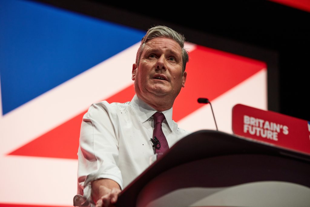 Shoplifting| Labour leader Sir Keir Starmer has pledged to shopworkers that he will crackdown on retail violence against them if he is elected into power. 