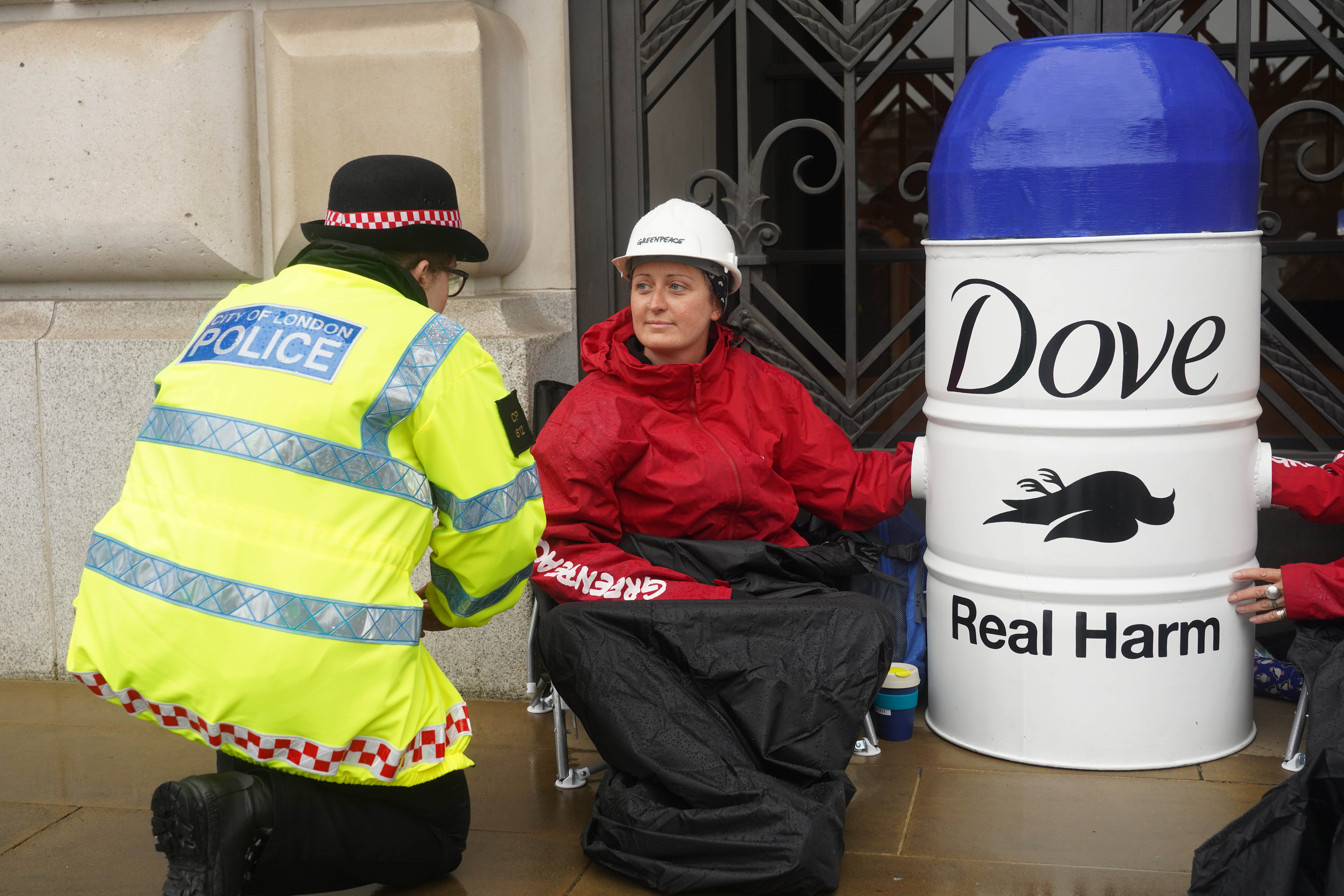 Greenpeace activists shut down Unilever’s HQ in Central London following the firm’s ongoing failure to tackle their overwhelming