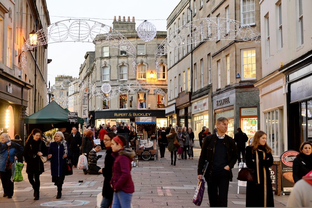 Post-Christmas footfall is anticipated to experience a year-on-year uplift from today (27 December), following a slow start as shoppers seek to replenish their groceries and search for Boxing Day bargains, according to new figures.