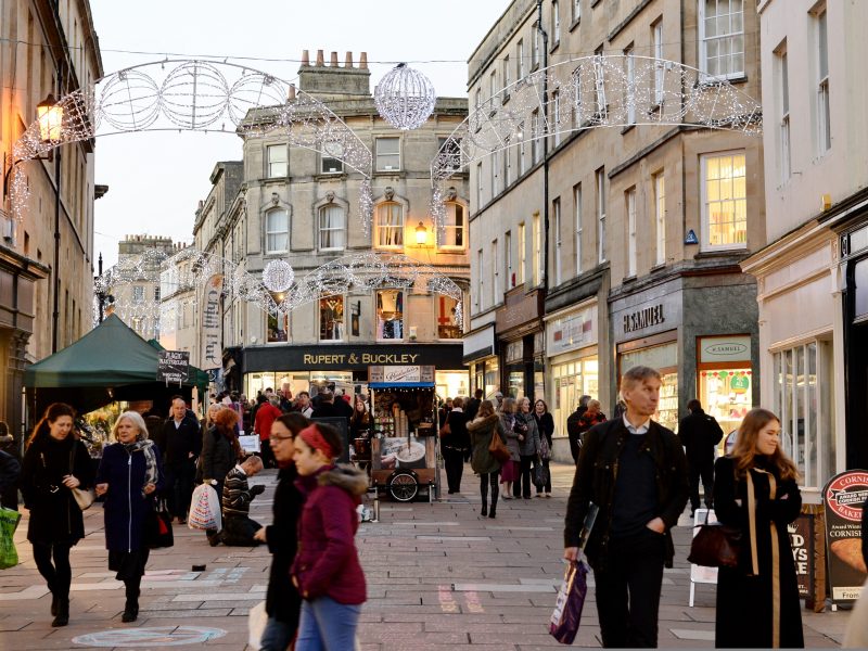Post-Christmas footfall is anticipated to experience a year-on-year uplift from today (27 December), following a slow start as shoppers seek to replenish their groceries and search for Boxing Day bargains, according to new figures.