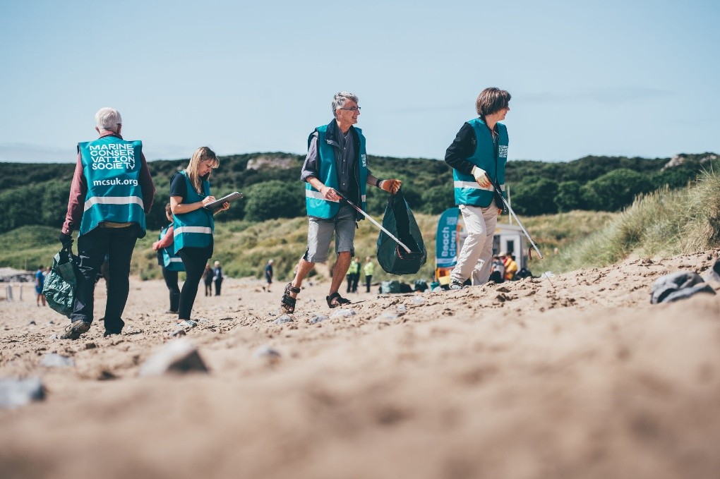Aldi is supporting its partnership with Marine Conservation Society, as its pledges to fund 125 beach cleans in 2025.