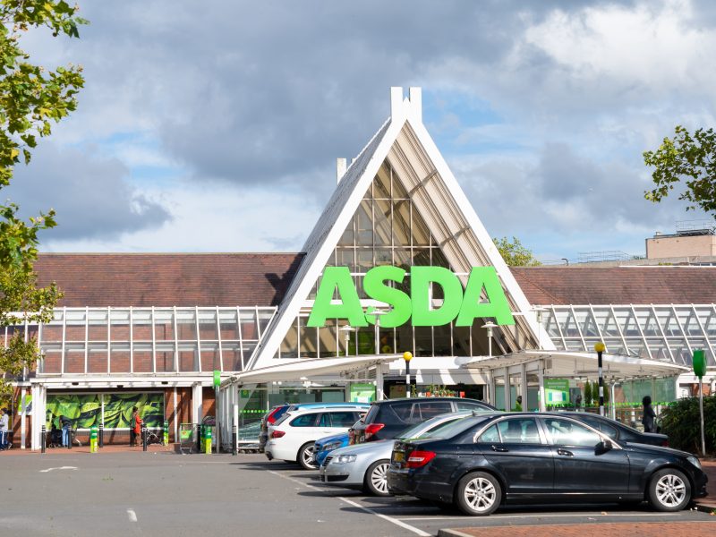 Asda’s executive chair Allan Leighton has personally emailed the supermarket’s head office workforce, calling for employees to better “flatten the week” by attending the office on Mondays and Fridays, days that are currently being overlooked under the current hybrid-working policy.